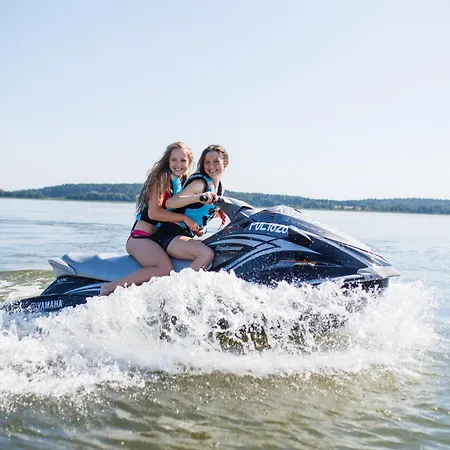 Wakacyjny Nad Jeziorem Ferienhaus *
